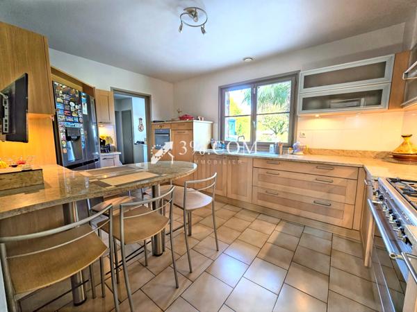 Maison 6 pièce(s) 4 chambre(s) 163 m²