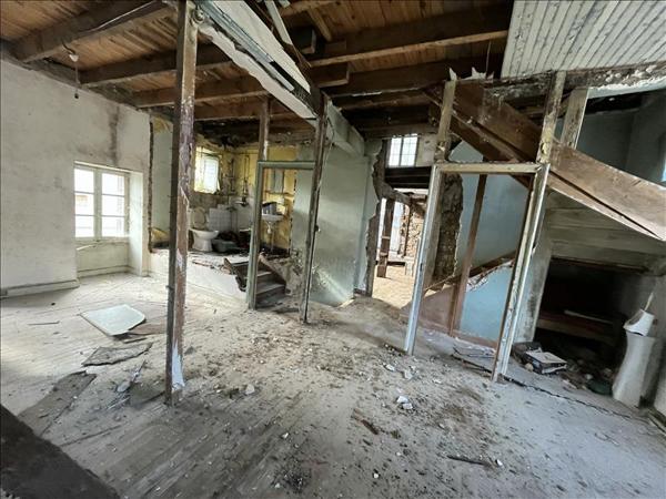 Maison à vendre |  Laguenne |  1 pièce | 106 m²