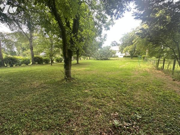 PLOUER SUR RANCE - Terrain à bâtir de 1358m² libre de constructeur.