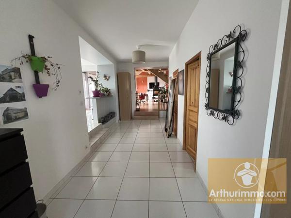 Vente Maison 5 pièces 215 m2 à Saint-Pierre-de-Nogaret