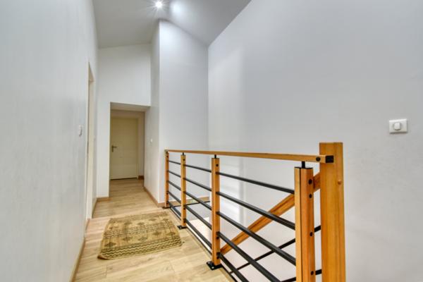 Tonnay-Charente (17430) Grande maison familiale avec dépendance et piscine