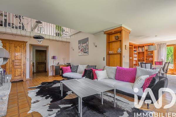 Maison à vendre 9 pièces 245 m² Vétraz-Monthoux