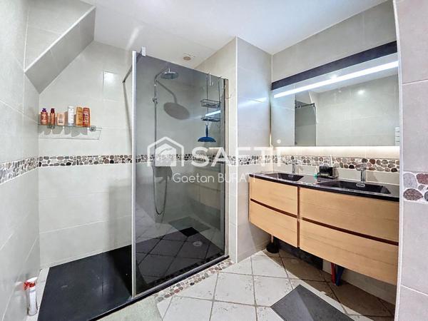 Maison de village 9 pièces 223 m²