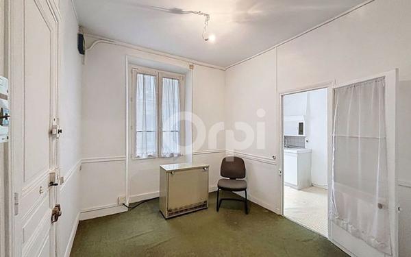 Appartement à vendre    2 pièces • 37,52 m2 Paris 15
