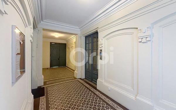 Appartement à vendre    2 pièces • 37,52 m2 Paris 15