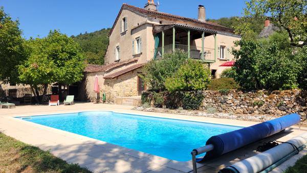 Propriété de caractère avec dépendances et piscine à Villefranche-de-Rouergue Villefranche de rouergue