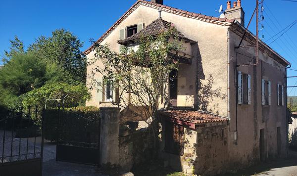 Propriété de caractère avec dépendances et piscine à Villefranche-de-Rouergue Villefranche de rouergue