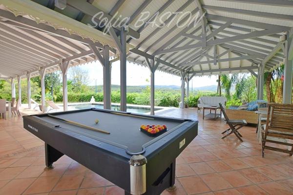 SAINTE-LUCE – Villa P7 avec piscine 7 x 4 m, Carbet - Terrasses XL et vie de plain-pied – Terrain plat 1 244 m² - (972)