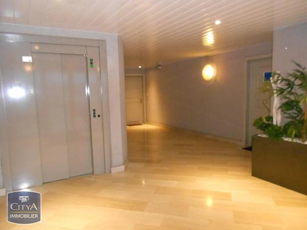 Appartement à louer 3 pièces 69.22m² Angers (49100)