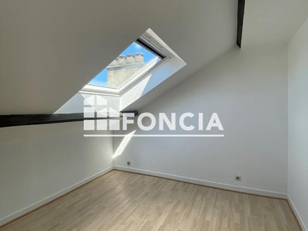 Location Studio 22.83 m² - 5 RUE VICTOR THUILLAT Limoges 87000