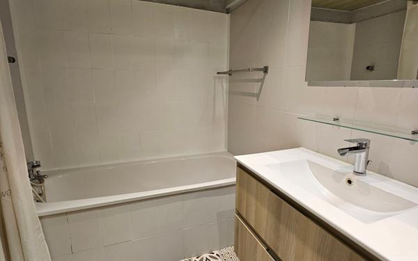 Appartement à vendre    2 pièces • 4 174 m2 Pertuis