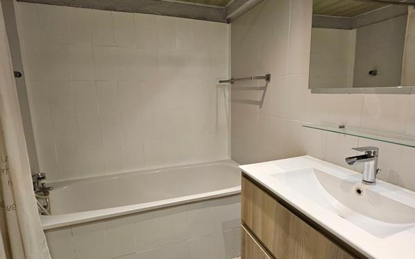 Appartement à vendre    2 pièces • 4 174 m2 Pertuis