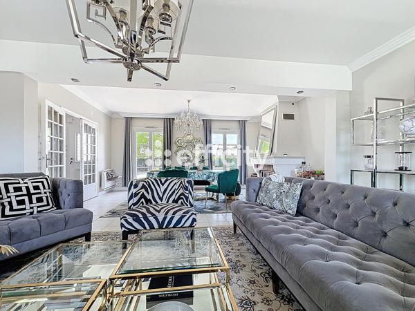 Maison
         8 pièces
        - 182 m² Exclusivité 499 000 € *