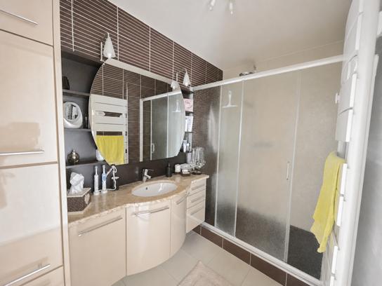 Appartement
         4 pièces
        - 89 m²