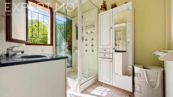 Angerville (91670) À vendre maison 3 / 4 chambres, vie de plain-pied, jardin arboré et garage