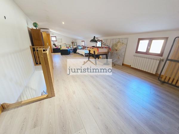 Uchaux (84100) Grande Maison avec Piscine à Débordement à Uchaux sur 3000m²