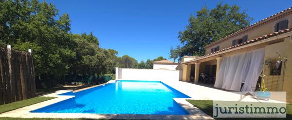 Uchaux (84100) Grande Maison avec Piscine à Débordement à Uchaux sur 3000m²