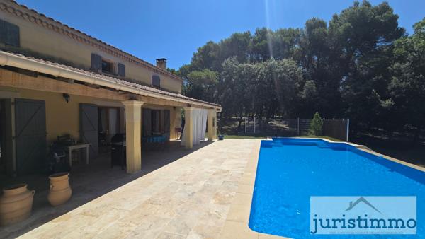 Uchaux (84100) Grande Maison avec Piscine à Débordement à Uchaux sur 3000m²