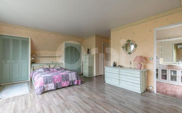 Maison à vendre    7 pièces •  La Queue-en-Brie