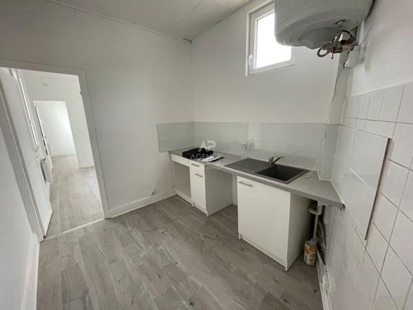 À vendre : Appartement 2 pièces avec belle vue à Chaville €175 000 ** - Référence 630-C