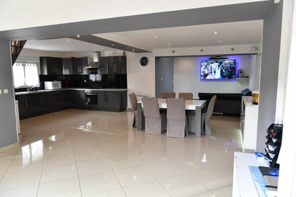 Deux maisons à NANTEUIL LES MEAUX (77)