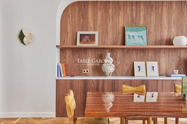 A vendre- Appartement  3 chambres - 75008 - Paris - Triangle D'Or - Balcon filant