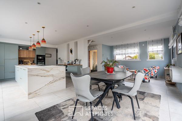 Maison familiale à l’abri des regards, à quelques pas de l’océan.