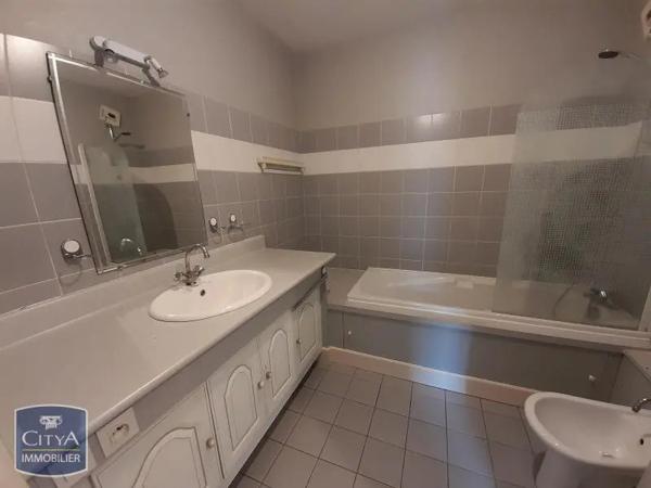 Appartement à louer 3 pièces 85.3m²