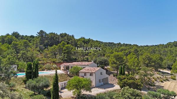 A vendre - Maison rénovée - Face au Luberon