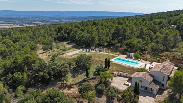 A vendre - Maison rénovée - Face au Luberon