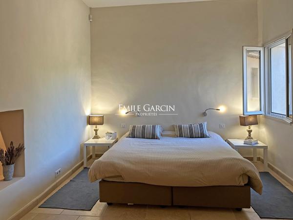 A vendre - Maison rénovée - Face au Luberon
