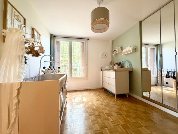 Appartement
         3 pièces
        - 70 m² Exclusivité 259 000 € *
