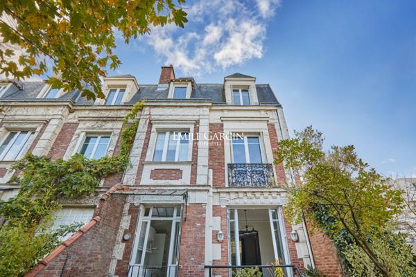 A vendre - Maison - 92400 - Courbevoie  - 174m²  -  5 chambres - jardin