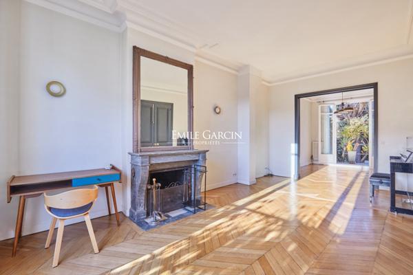 A vendre - Maison - 92400 - Courbevoie  - 174m²  -  5 chambres - jardin
