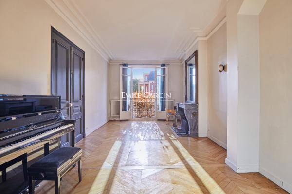 A vendre - Maison - 92400 - Courbevoie  - 174m²  -  5 chambres - jardin