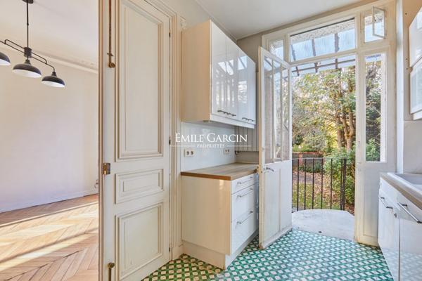 A vendre - Maison - 92400 - Courbevoie  - 174m²  -  5 chambres - jardin