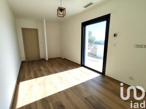 Maison 7 pièces de 210 m² à Bagnols-sur-Cèze (30200)