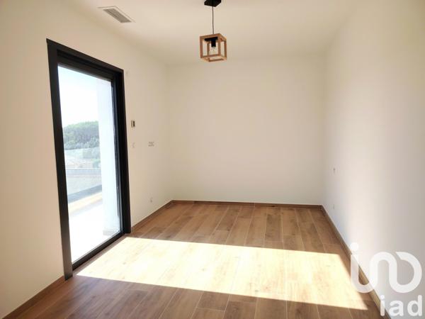 Maison 7 pièces de 210 m² à Bagnols-sur-Cèze (30200)