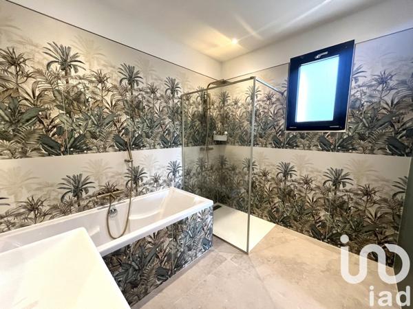 Maison 7 pièces de 210 m² à Bagnols-sur-Cèze (30200)