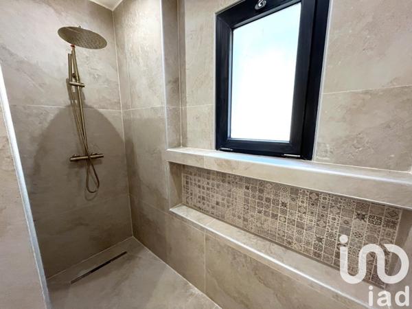 Maison 7 pièces de 210 m² à Bagnols-sur-Cèze (30200)