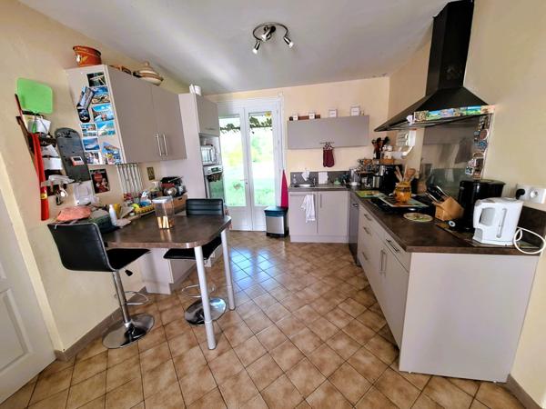 🏡 Maison familiale 4 chambres de 122 m² sur 3200 m² de terrain à Riscle
