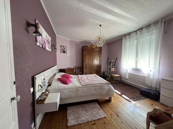 Maison à vendre 369 600 € Landerneau 8 p 207 m² DPE E