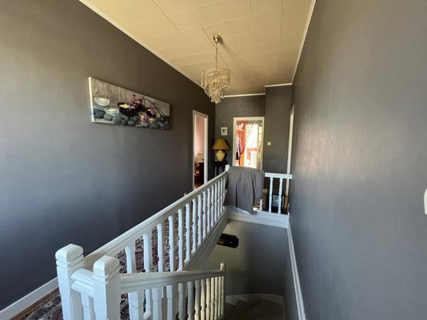 Maison à vendre 369 600 € Landerneau 8 p 207 m² DPE E
