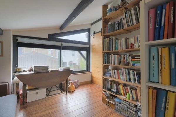 Très bel ensemble immobilier avec jardin et piscine proposant 2 maisons non mitoyennes  et un immeuble de 5 studios avec rentabilité locative