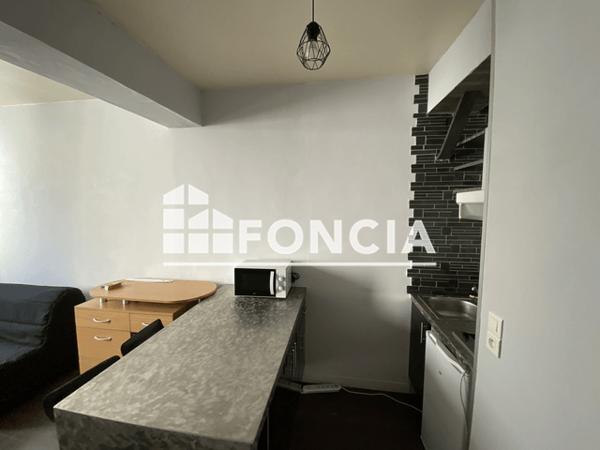 Location Studio meublé 22.59 m² - 80-82 RUE DES CARMES Orleans 45000