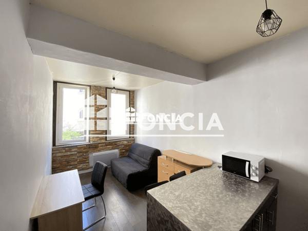 Location Studio meublé 22.59 m² - 80-82 RUE DES CARMES Orleans 45000