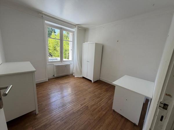 A LOUER - Maison meublée, 4 chambres, jardin et garage