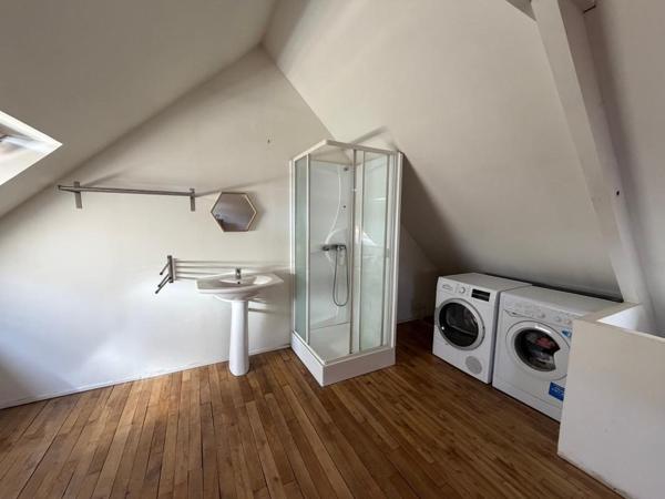 A LOUER - Maison meublée, 4 chambres, jardin et garage