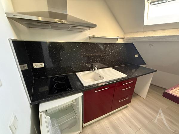 À LOUER ? 2 pièces sous les combles ? Quartier Cité Administrative