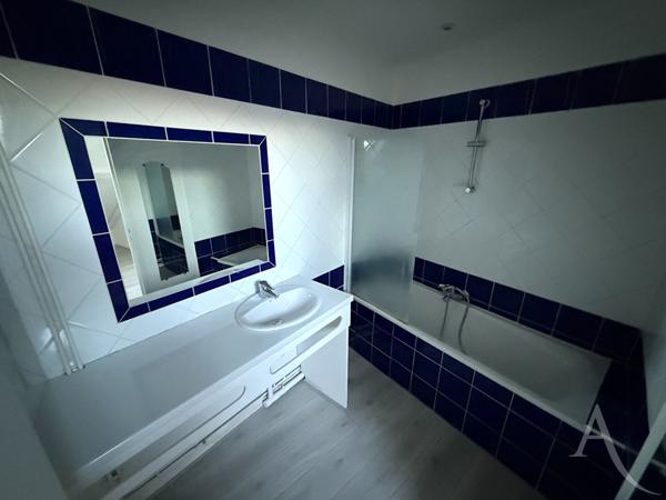 À LOUER ? 2 pièces sous les combles ? Quartier Cité Administrative